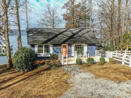 LKN Sunset - NEW Pickleball & Tennis Court