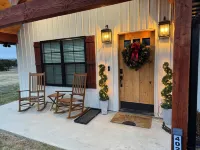 Horton LodgeCharming new 3-bedroom 2 bath lodge with WiFi in serene Stigler Hotel a Haskell County