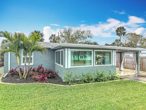 Charming 2-bedroom bungalow with AC, WiFi in peaceful Ormond By The Sea