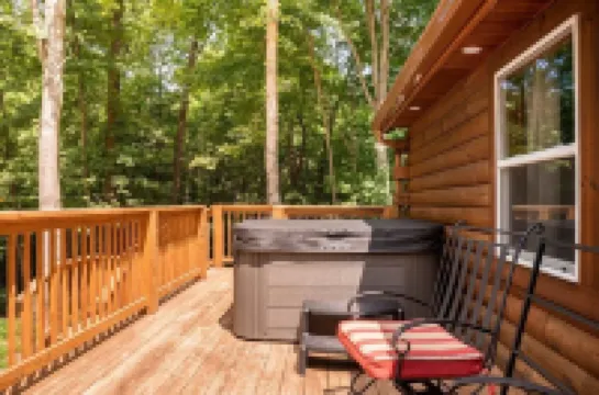 Secluded Wooded Cabin Near The Hocking Hills