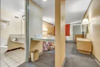Camelot Inn