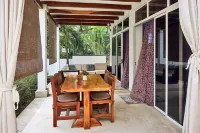 Principe del Pacifico - balcony