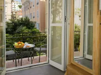 Hotel Alexander & Spa Hotels near Villa Ormond