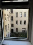 in Gemütliches, Zimmer in Wedding, 2 Minuten Entfernt von der Bushaltestelle Hotels in Gesundbrunnen