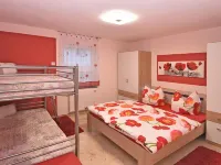 Wohnung in Lichtenhain mit Teich