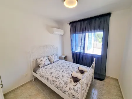 Beach Vibes Apartment Отели в г. Pyla