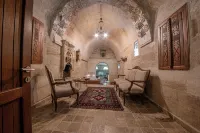 Kapalos Cave Suites