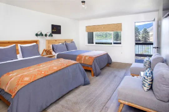 Steelhead Inn Hotels in 