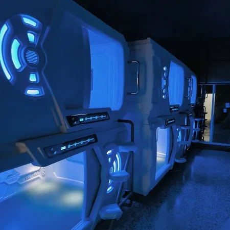 Capsule Inn Valencia Hostel Отели рядом с достопримечательностью «Центральный рынок Валенсии»