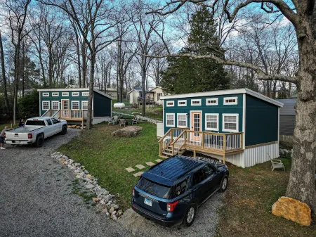 Justice- Book 1, 2 or 3 Cabins. Pet Friendly for a fee. Lake View