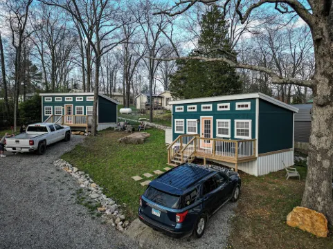 Justice- Book 1, 2 or 3 Cabins. Pet Friendly for a fee. Lake View