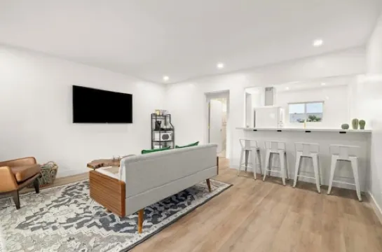 Spacious Apt w/1BR - City Center