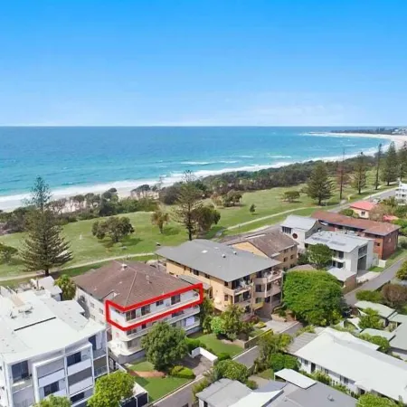 Mountain Views on Marine Parade