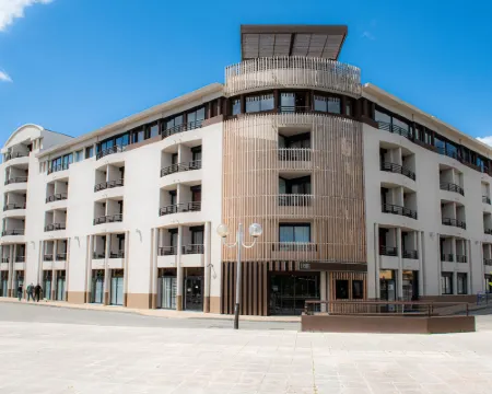 โรงแรมไทรบ์ การ์คาสซอน โรงแรมในจังหวัดโอด