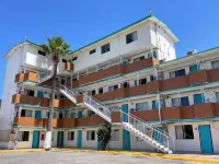 Hotel Guillen Hotels near CENTRO COMERCIAL LA GLORIA