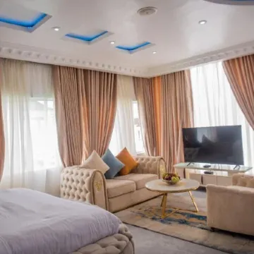 Mondeestars Luxury Home