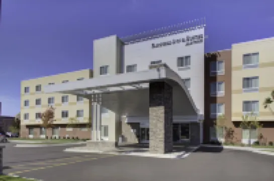 フェアフィールド・イン＆スイート・デトロイト・カントン