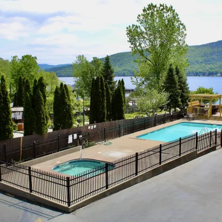 The Sundowner on Lake George