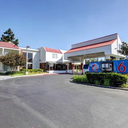 Motel 6 Santa Ana, CA - Irvine - Orange County Airport