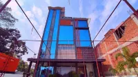 Hotel Aradhna Inn - 루프탑 수영장