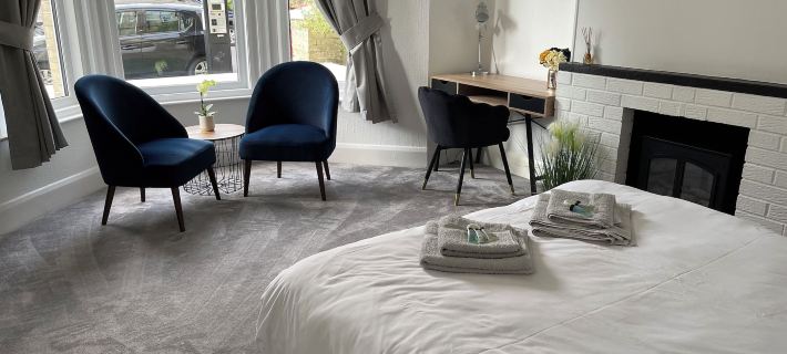 2-Bed Sleeps 4 Free Parking Pets Allowed Hotels in Eastbourne