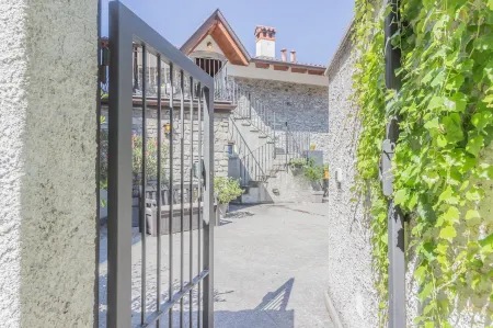 Casa Del Tiglio in Varenna Отели рядом с достопримечательностью «Villa Monastero»