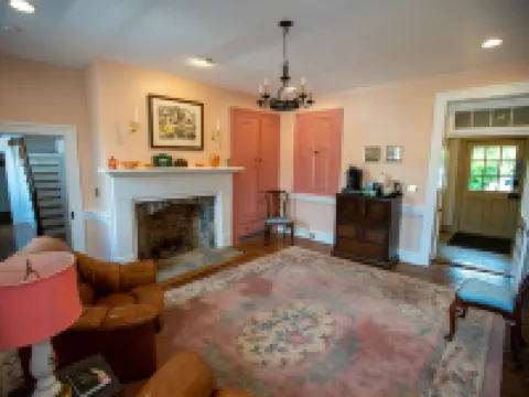 Thomas Rose Inn Hotels in Lewisburg