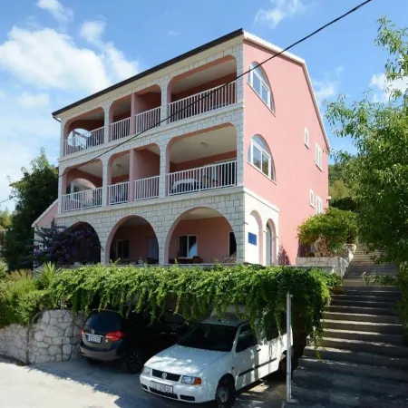Apartments Žaknić