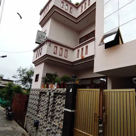 Taj Street Hostel