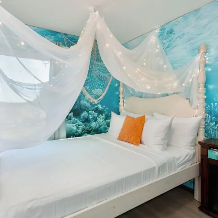 Breakwater Inn