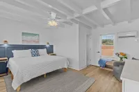 The Beach House at Oak Island by Carolina Resorts Các khách sạn ở Southport