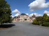 Ferme de Bonavis Hotels in Creveceur-sur-l'Escaut