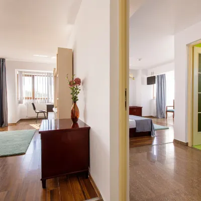 Lira Pacific Aparthotel Hotels near Tom Shopping Center Constanta