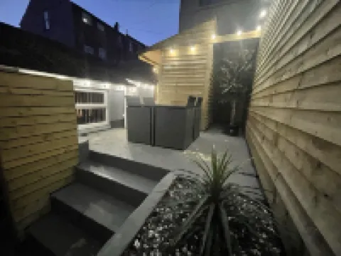 알버트 럭셔리 호터 & 자쿠지 아파트먼트