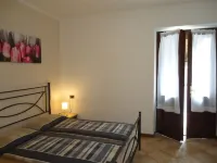 for 3-4 people, only 200m to the lake / beach, with garden, grill - Holiday Apartments