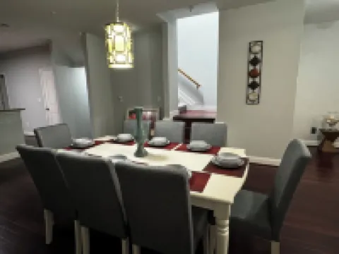 Presidential DC Retreat – 6Br Sleeps 22 Near Metro and Capitol Hill