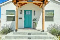 Charming Beach Cottage with Fire Pit and Outdoor BBQ - Cozy Escape
