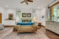 River Front, Hot Tub, Game Room & Theater - Stunning Tranquil Oasis