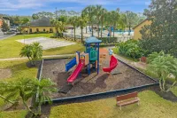 Screened Pool and Resort Amenities with Arcade - Gorgeous Getaway Các khách sạn ở Four Corners