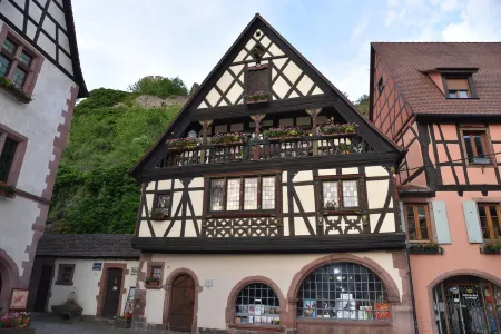 Superb apartment in a quiet residence with mountain views