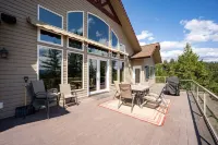 Stunning Lake Views and Premium Entertainment Amenities - Luxurious Haven