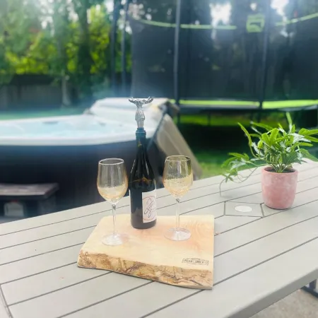 12 Mins UO, Autzen, 10Min Airport, Hot Tub, Fire Pit!