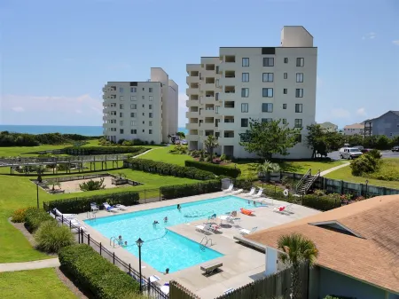 Oceanfront Paradise - Summer Breeze Condo, Pool, Internet Отели в г. Эмералд Айл