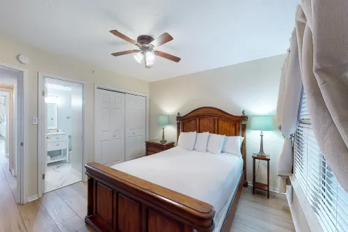 Emerald Towers West 5001 Hotels in Okaloosa Island