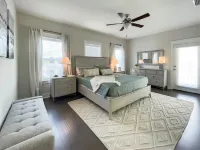 Social Kitchen and Fire Pit Oasis - Charming Coastal Cottage Hotel di Inlet Beach
