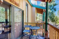 Convenient condo near the lake with shared pool & hot tub 塔霍維斯塔住宿飯店