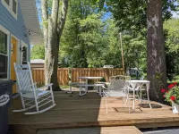Private Deck and Fire Pit Near Paw Paw Lake - Charming Cottage Retreat Hotels in Coloma charter Township