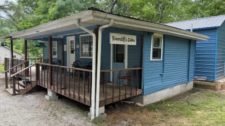 Little Blue is 190 FT from River Semi-Private Solar Lit Dock&Ramp Wifi Sleeps 8