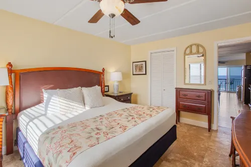 Spacious Kitchen and Leather Sofa - Charming Coastal Suite Hotels in Crescent Beach