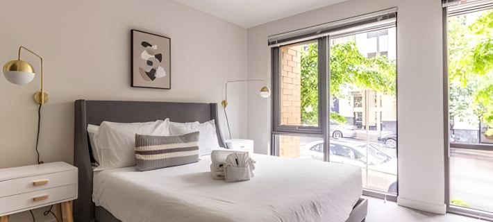 1BR+Den | Gym, Lounge | Bellevue | Sophari C Hotels in Bellevue